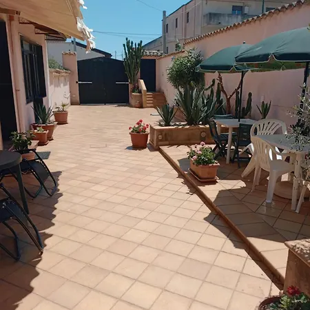 Casa Di Luca Bed & Breakfast 3*